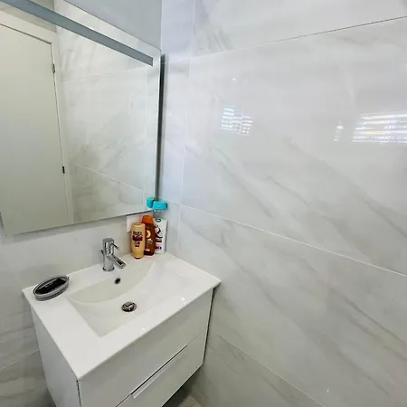 Paraiso Ponderosa, Lovely Estudio Americas Apartment Playa Feñabe